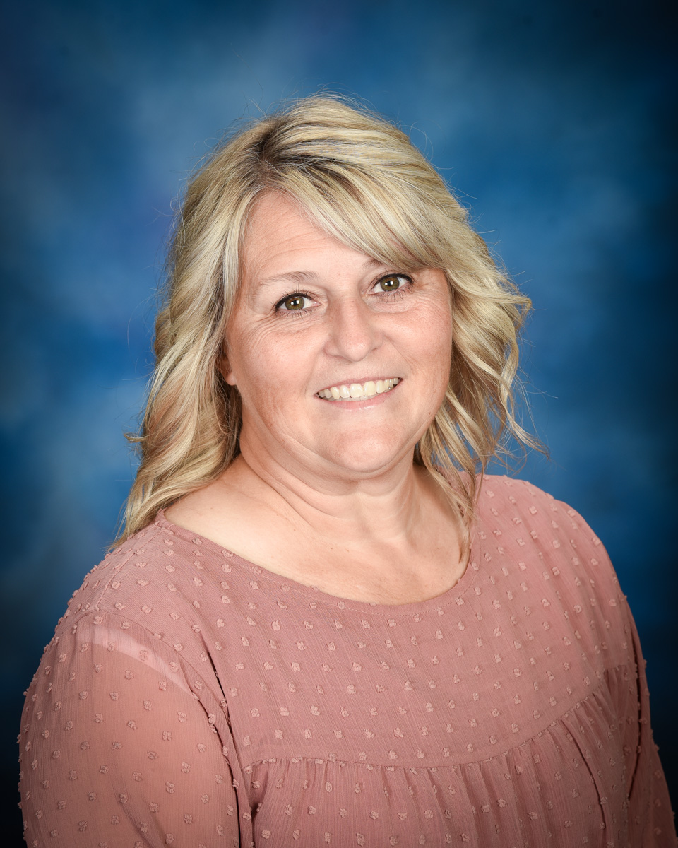 Lori Huntington : Secretary